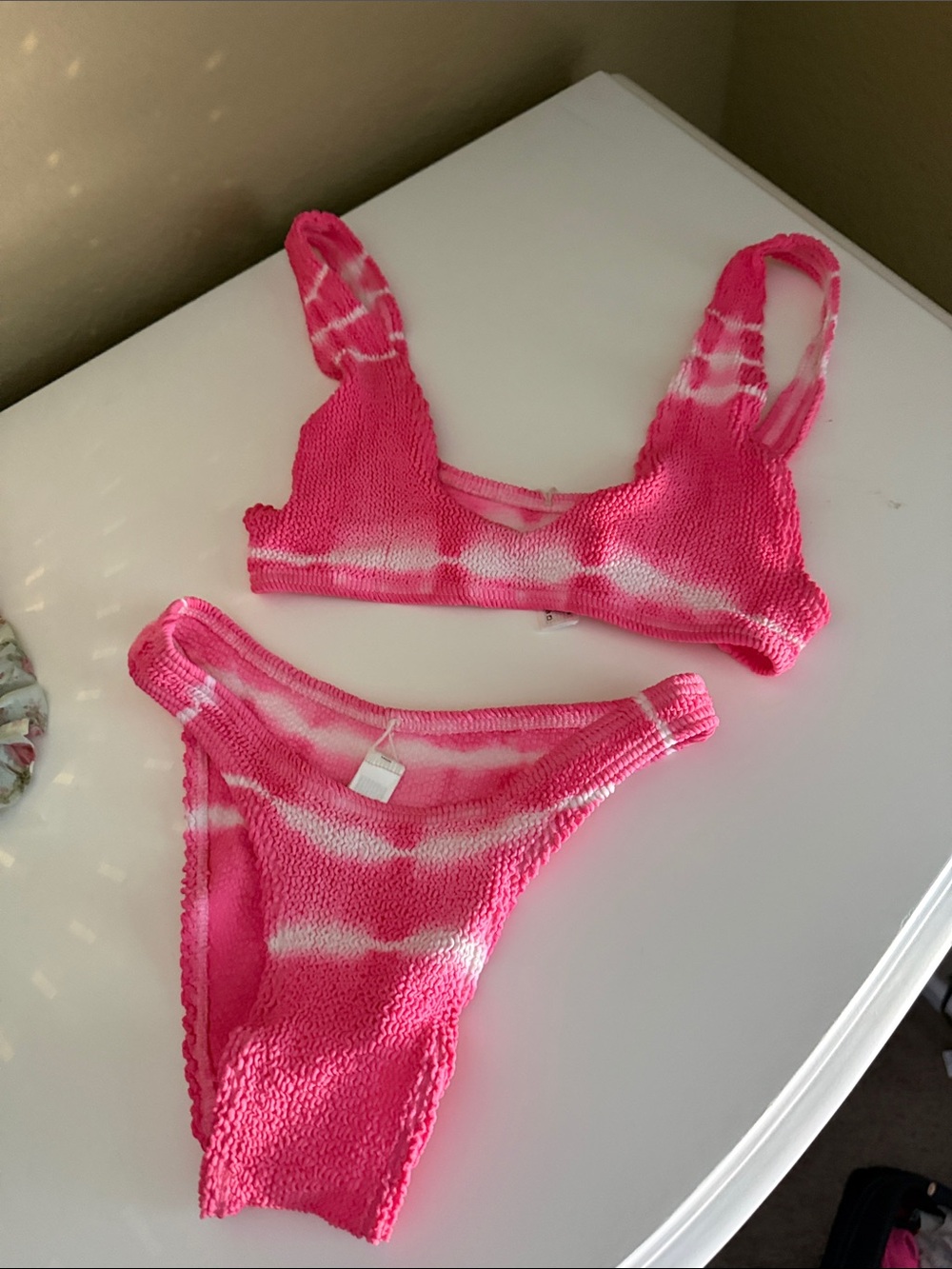 bond-eye Pink and White Tie-Dye Textured Bikini Set
